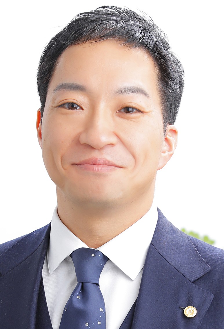 代表行政書士 岡山尚展